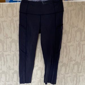 Lululemon navy run crop tights 6
